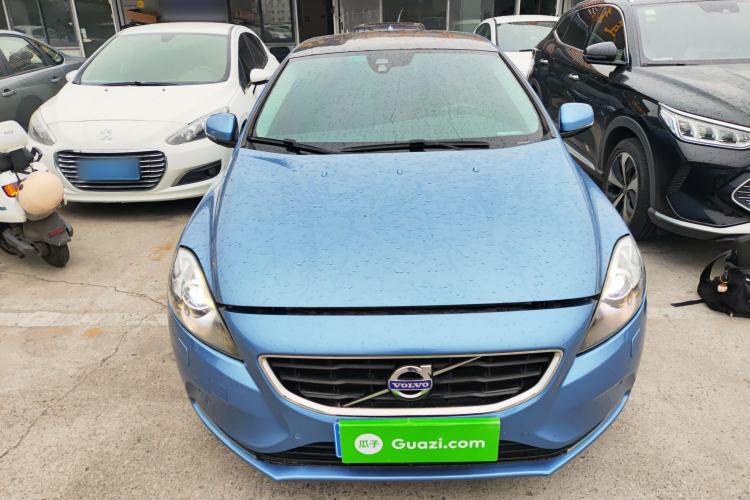 Used Volvo V40 2015 1.6T Zhiya Edition Front