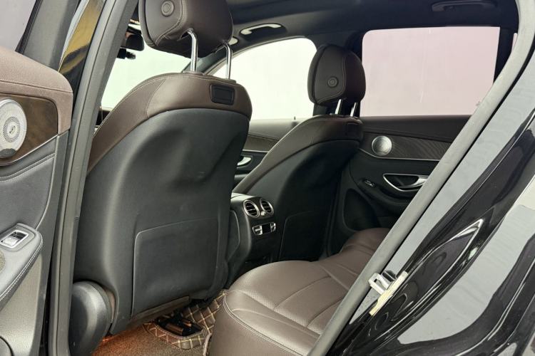 Used Mercedes-Benz GLC 2016 GLC 300 4MATIC Dynamic Model Interior 3