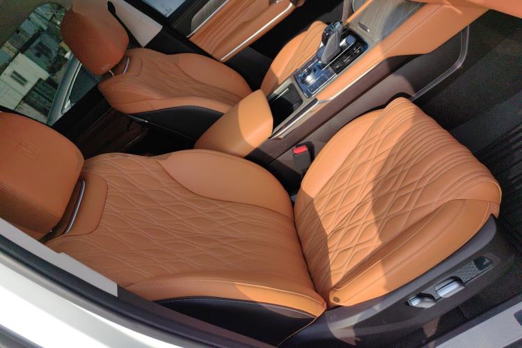 Used Tank 500 New Energy 2025 Hi4-Z Right Front Seat