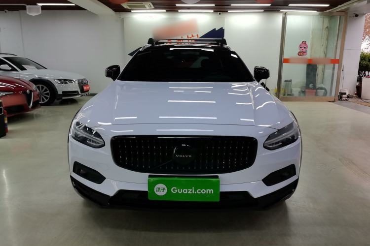 Used Volvo V90 2021 Cross Country B5 AWD Smart Range Edition Exterior 1