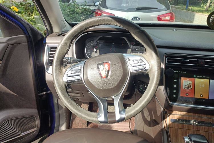 Used Roewe RX8 2018 30T Smart Connectivity Four-Wheel Drive Flagship Edition
