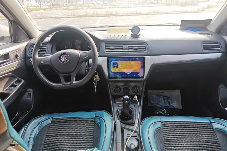 Used Volkswagen Lavida 2019 Lavida Start 1.5L Manual Fashion Edition China VI Standard Center Console