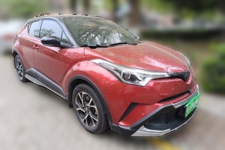 Used Toyota C-HR 2018 2.0L Leading with Sunroof China V Standard Front Right 45 Deg