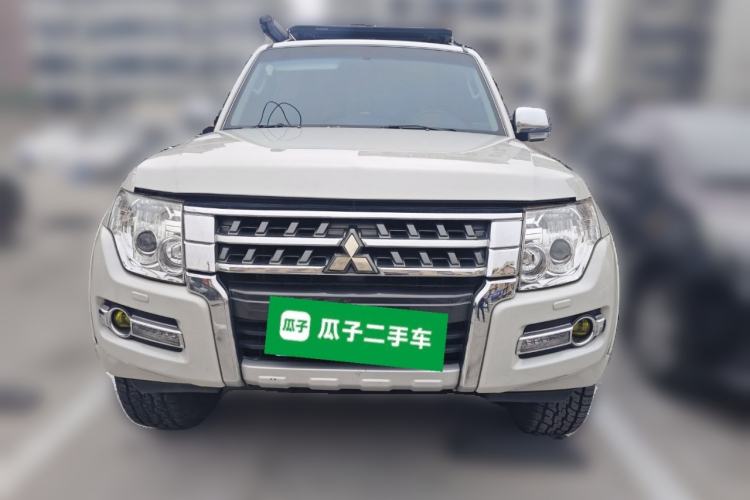 Used Mitsubishi Pajero 2016 3.0L Automatic Luxury Version China V Standard
