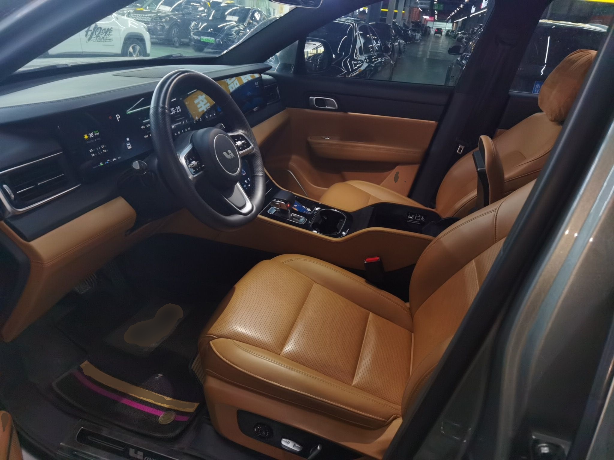 المقاعد الأمامية داخل السيارة