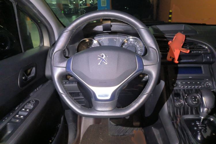 Used Peugeot 3008 2015 2.0L Automatic Trend Edition Steering Wheel