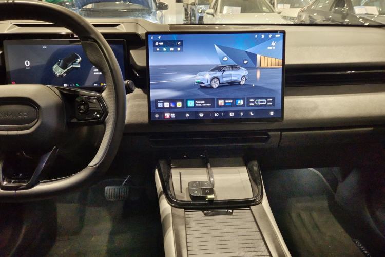 Used Lynk & Co 08 EM-P 2023 220km All-Wheel-Drive Performance Halo
