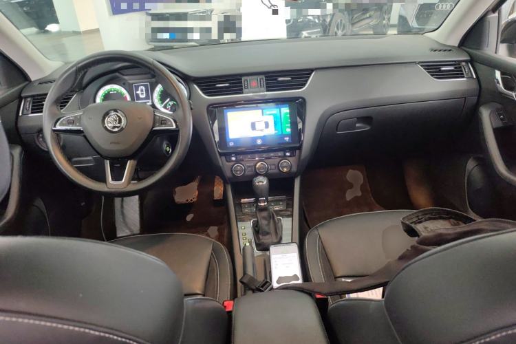 Used Skoda Octavia 2020 TSI280 DSG SmartDrive Flagship Edition Center Console