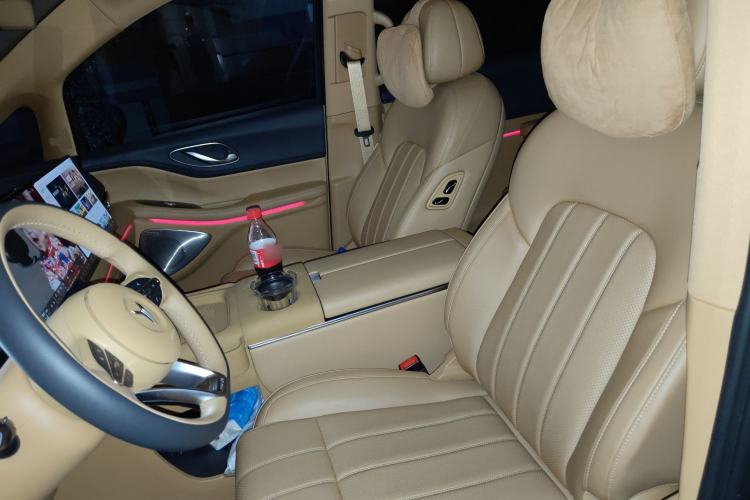 Used VOYAH Dream 2025 PHEV Four-Wheel Drive Prestige Kunpeng Edition Left Front Seat