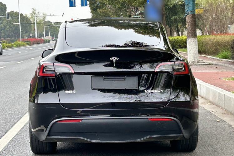 Used Tesla Model Y 2023 Long-Range All-Wheel-Drive Version