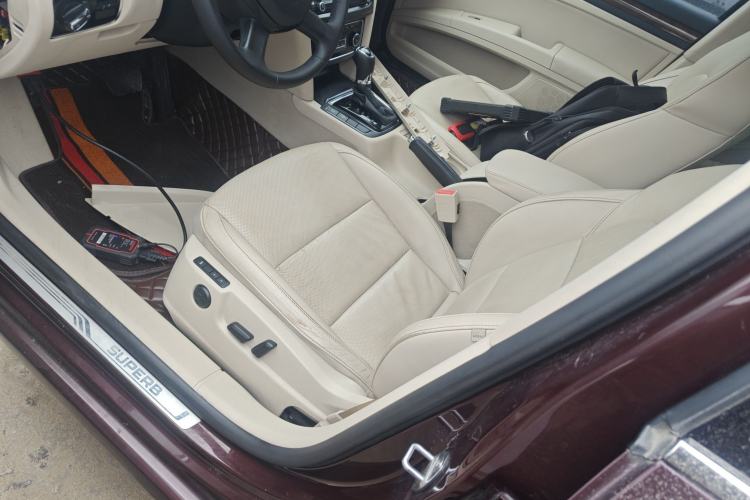 Used Skoda Superb 2013 1.8TSI Automatic Yashi Edition