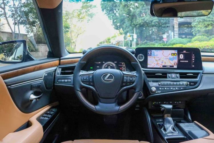 Used Lexus ES 2021 300h Executive Edition
