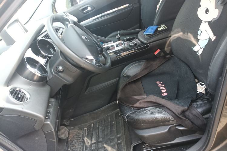 Used Peugeot 3008 2015 1.6THP Automatic Classic Edition Left Front Seat