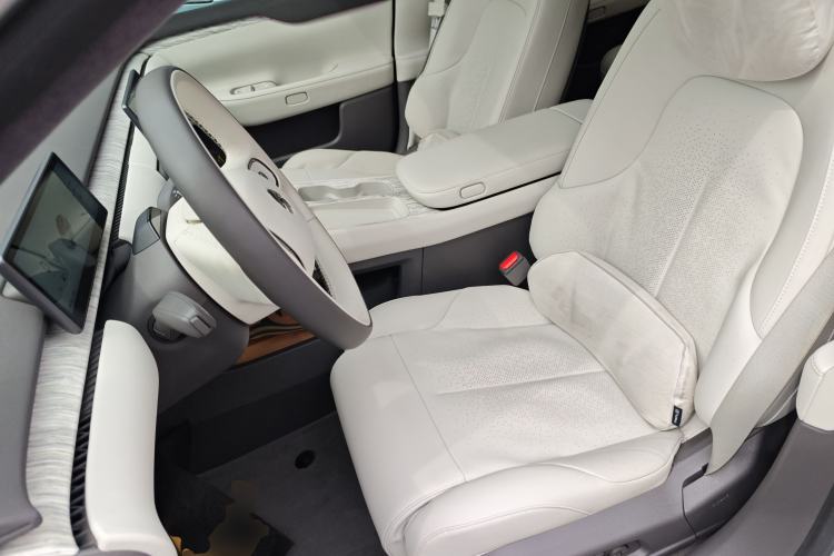 Used Nio ET7 2022 75 kWh Left Front Seat