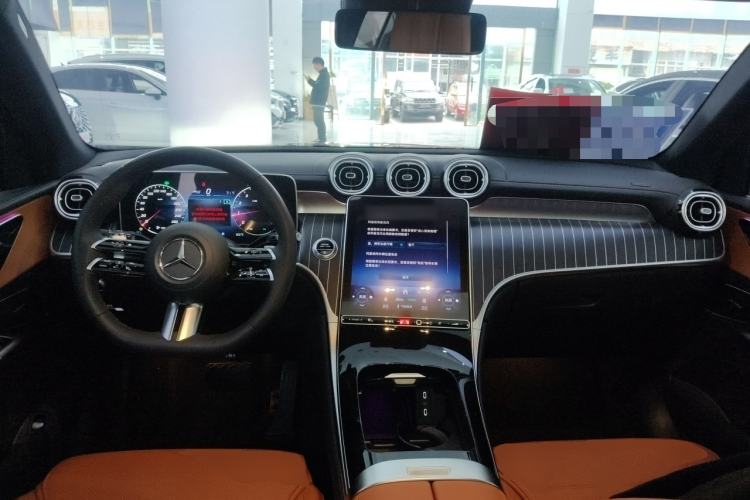 Used Mercedes-Benz GLC 2023 Refreshed GLC 300 L 4MATIC Dynamic Edition 5 Seats Center Console