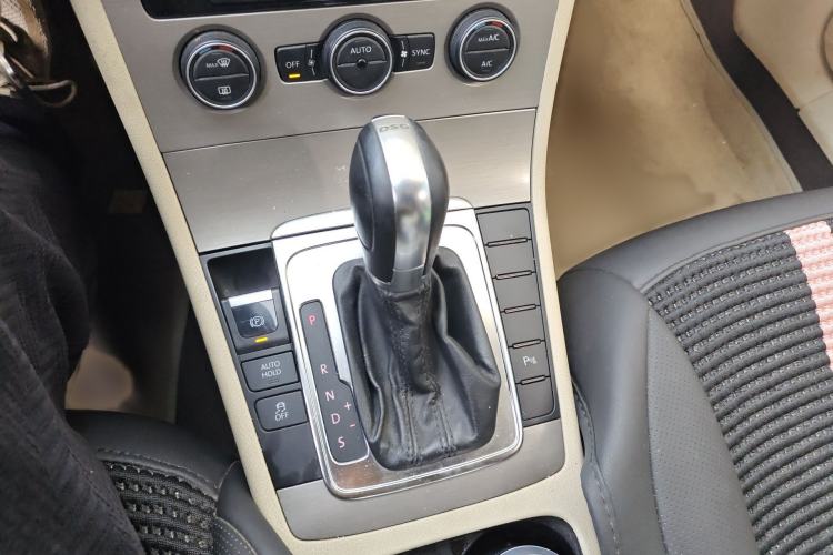 Used Volkswagen Magotan 2013 1.8TSI Luxury Model