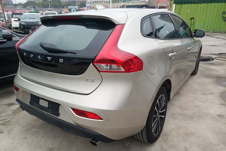 Used Volvo V40 2017 T3 Zhiyi Edition