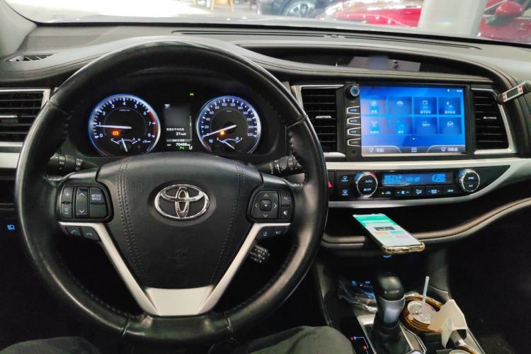 Used Toyota Highlander 2018 2.0T Four-Wheel Drive Luxury Version 7 Seats China VI Standard
