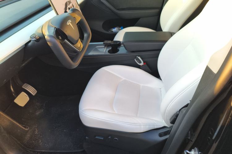 Used Tesla Model Y 2023 High-Performance All-Wheel-Drive Version