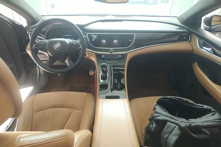 Used Buick LaCrosse 2016 20T Elite Edition Center Console