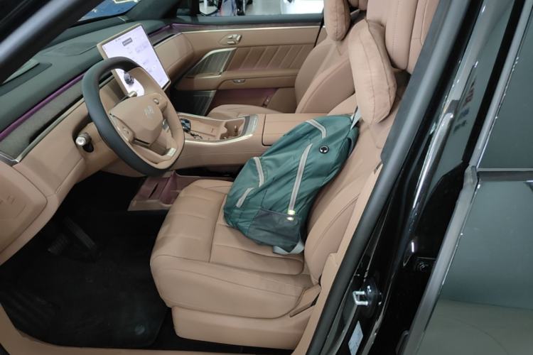 Used ONVO Luxeed L90 2025 Model—Ultra Six-Seater Version
