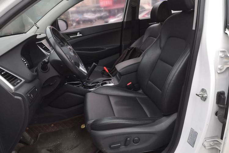 Used Hyundai Tucson 2018 1.6T Dual-Clutch Two-Wheel Drive 15th Anniversary Special Edition