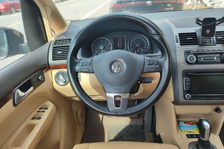 Used Volkswagen Touran 2011 1.4T DSG ZhiZhen Edition 5 Seats Steering Wheel