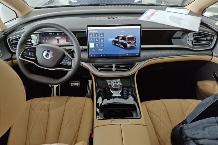 Used Denza D9 2025 Model DM-i Two-Wheel Drive Prestige Edition