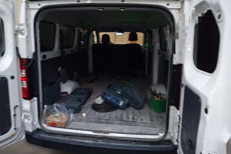 Used Wuling Yangguang 2024 300KM Comfort Version Passenger Van 75kW