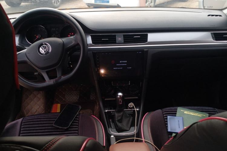 Used Volkswagen Bora 2020 1.5L Automatic Fashion Edition Center Console