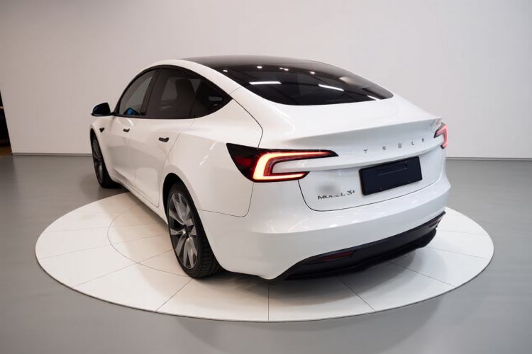 Used Tesla Model 3 2023 Long-Range All-Wheel-Drive Version