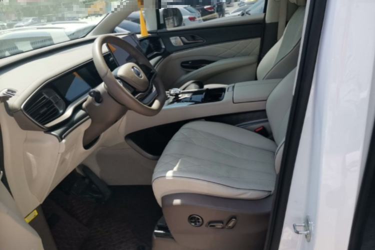 Used Denza D9 2022 DM-i 970 Four-Wheel Drive Flagship Model
