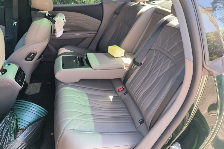 Used Geely Galaxy 8 2025 130km EM-i Prestige Edition Interior 4