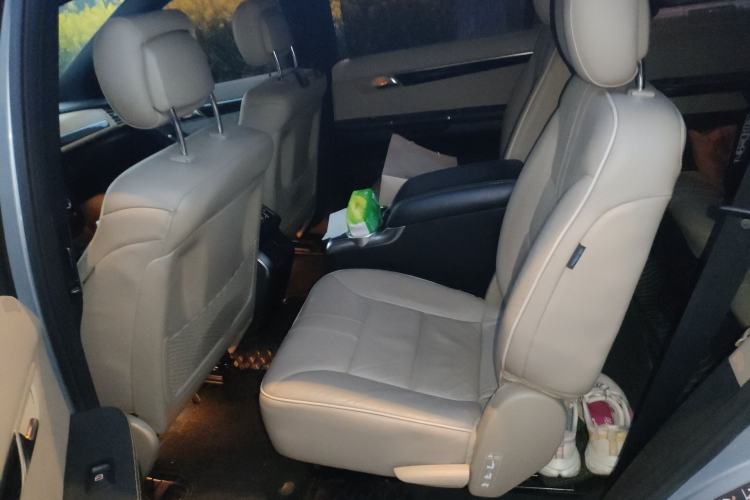 Used Mercedes-Benz R-Class 2014 R 400 4MATIC Business Model Left Rear Seat