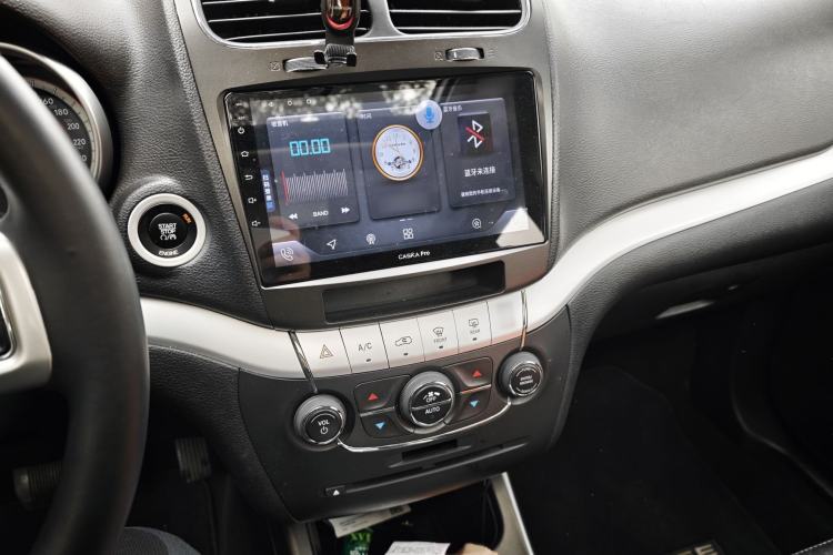 Used Dodge Journey 2013 2.4L Two-Wheel Drive Luxury Version