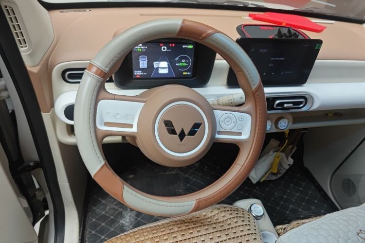 Used Wuling Hongguang MINIEV 2024 3rd Generation 215km Advanced Version
