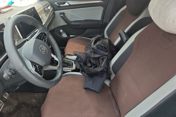 Used Volkswagen T-ROC 2025 Facelift Model 2 300TSI DSG Two-Wheel Drive Chenguang Edition Left Front Seat