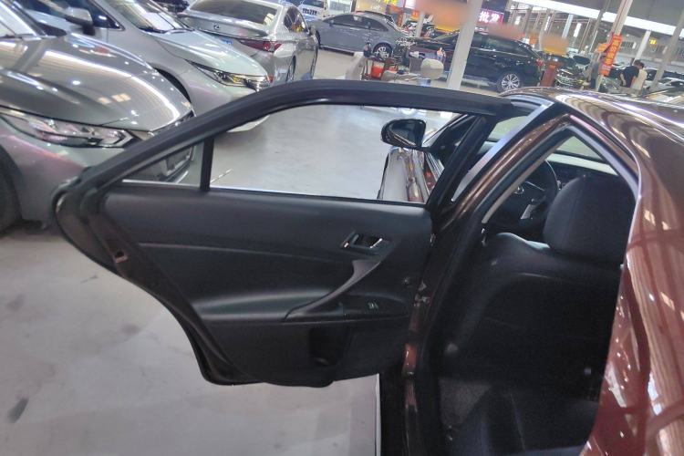 Used Toyota Reiz 2012 2.5V Fengdu Elite Stylish Edition