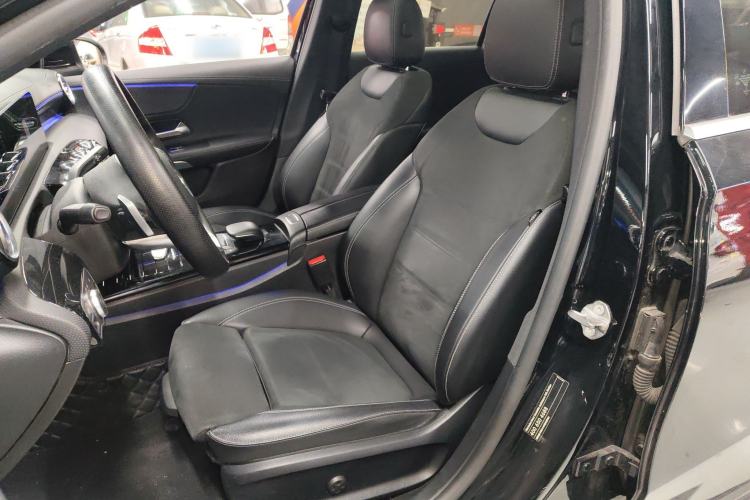 Used Mercedes-Benz A-Class 2020 Restyled A 200 L Sport Sedan Fashion Version
