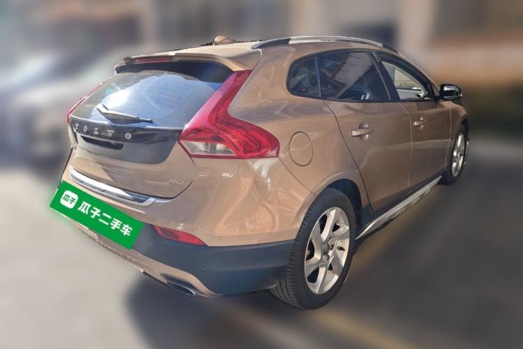Used Volvo V40 2014 Cross Country T5 AWD Smart Luxury Edition Rear Right 45 Deg