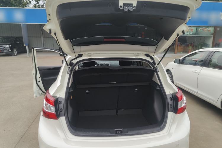 Used Nissan Tiida 2021 1.6L CVT Cool Edition