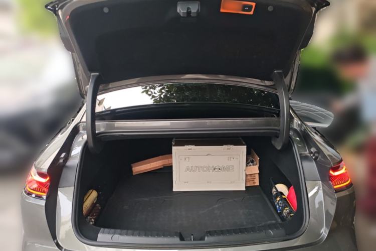 Used Geely Galaxy E8 2024 665 km Range Rear-Drive Starship Long-Range Version Trunk