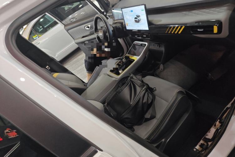 Used AION Y 2021 70 Intelligent Dynamic Edition Right Front Seat