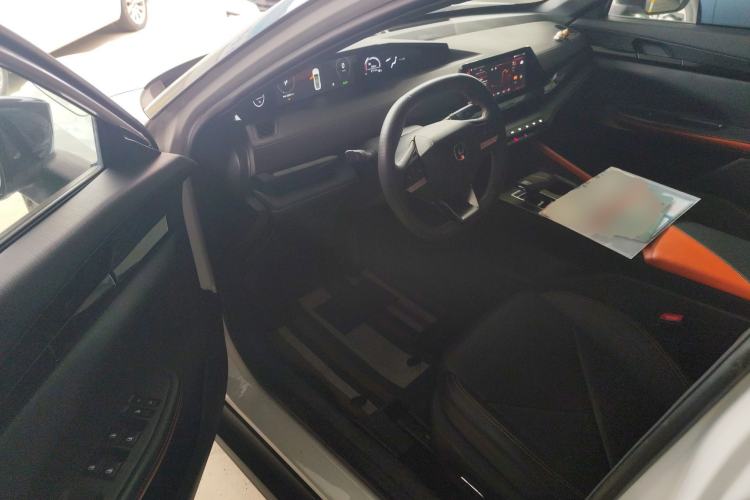 Used Changan UNI-V iDD 2023 Zhidian iDD 1.5T 113km Smart & Fun Version (Rapid Edition)