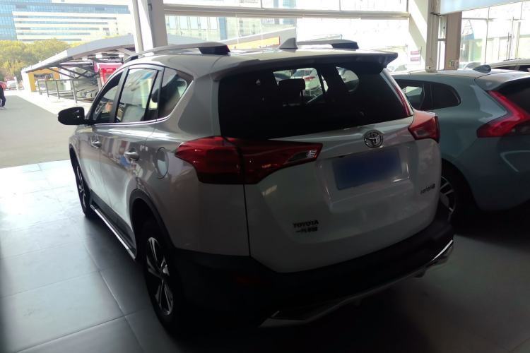Used Toyota RAV4 2015 2.0L CVT Two-Wheel Drive Fashion Edition
