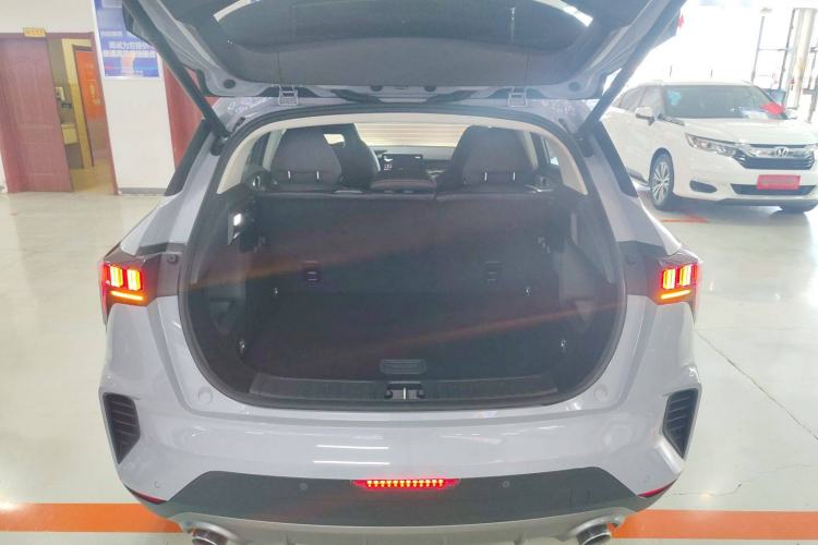 Used Lynk & Co 06 EM-P 2022 PHEV 84 km Range Pro Version
