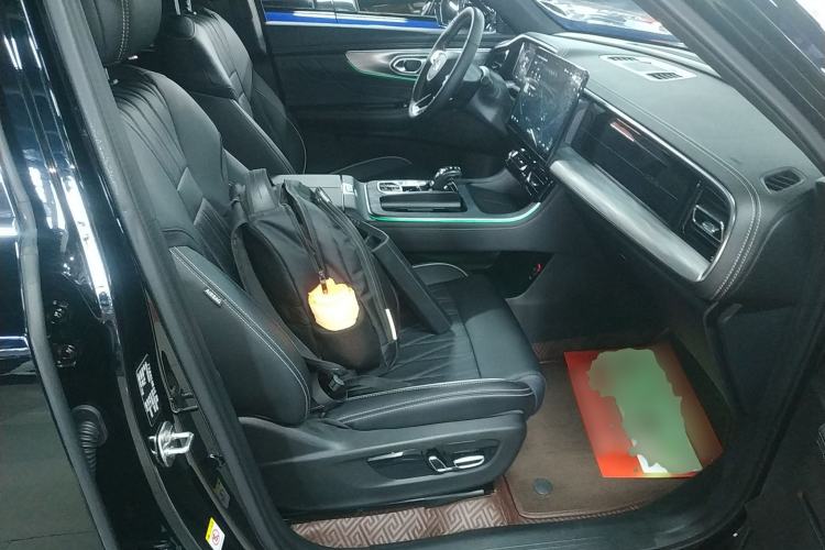 Used GAC Trumpchi GS8 2025 Linghang Series 2.0 TGDI Two-Wheel-Drive Luxury Edition 5 Seats