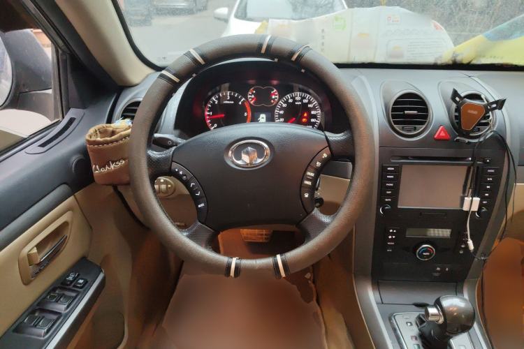 Used Haval H5 Classic 2011 European-style Green Silence 2.0T Automatic Two-Wheel Drive Luxury Model
