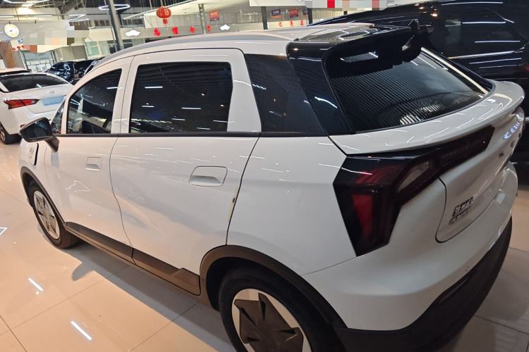 Used Geometry E Firefly 2024 301km Starlight Exterior 5