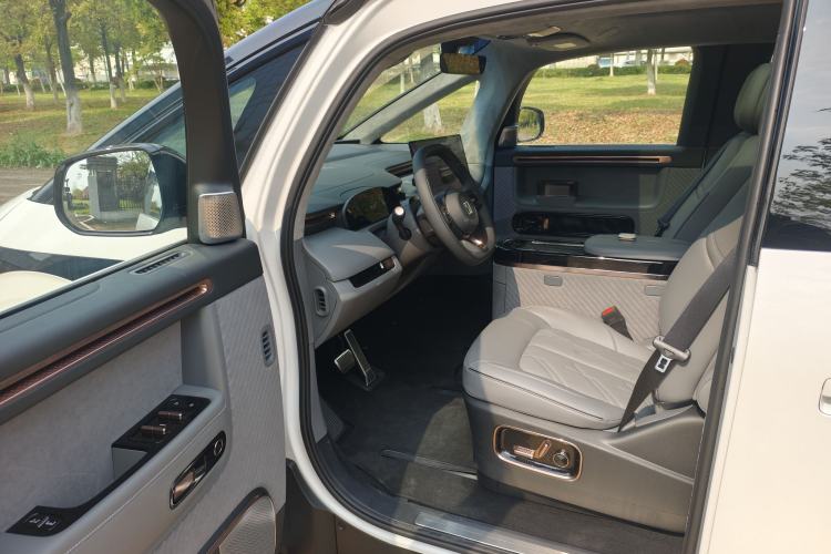 Used Zeekr MIX 2025 Intelligent Driving Version
